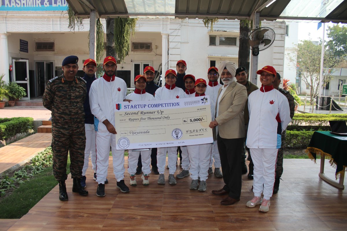 prodefencejammu's tweet image. #NCC

Maj Gen Anupinder Bevli ADG, @NCCDteJKL felicitated achievers today. 20 cadets participated in the Idea &amp;amp; Innovation Competition held at Vijayawada. JK&amp;amp;L NCC Directorate secured 3rd position in EXPA &amp;amp; one project of our cadets ranked in the Top 15 among all Directorates.…