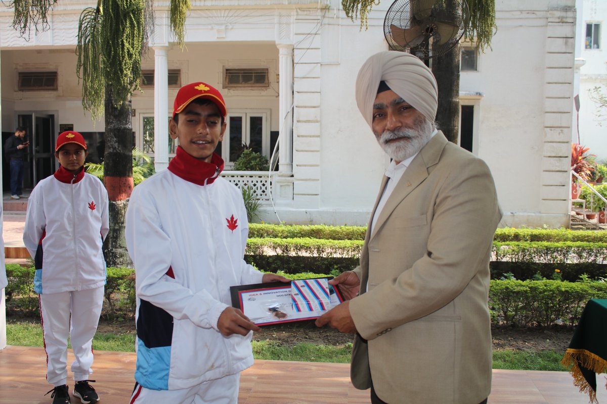 prodefencejammu's tweet image. #NCC

Maj Gen Anupinder Bevli ADG, @NCCDteJKL felicitated achievers today. 20 cadets participated in the Idea &amp;amp; Innovation Competition held at Vijayawada. JK&amp;amp;L NCC Directorate secured 3rd position in EXPA &amp;amp; one project of our cadets ranked in the Top 15 among all Directorates.…