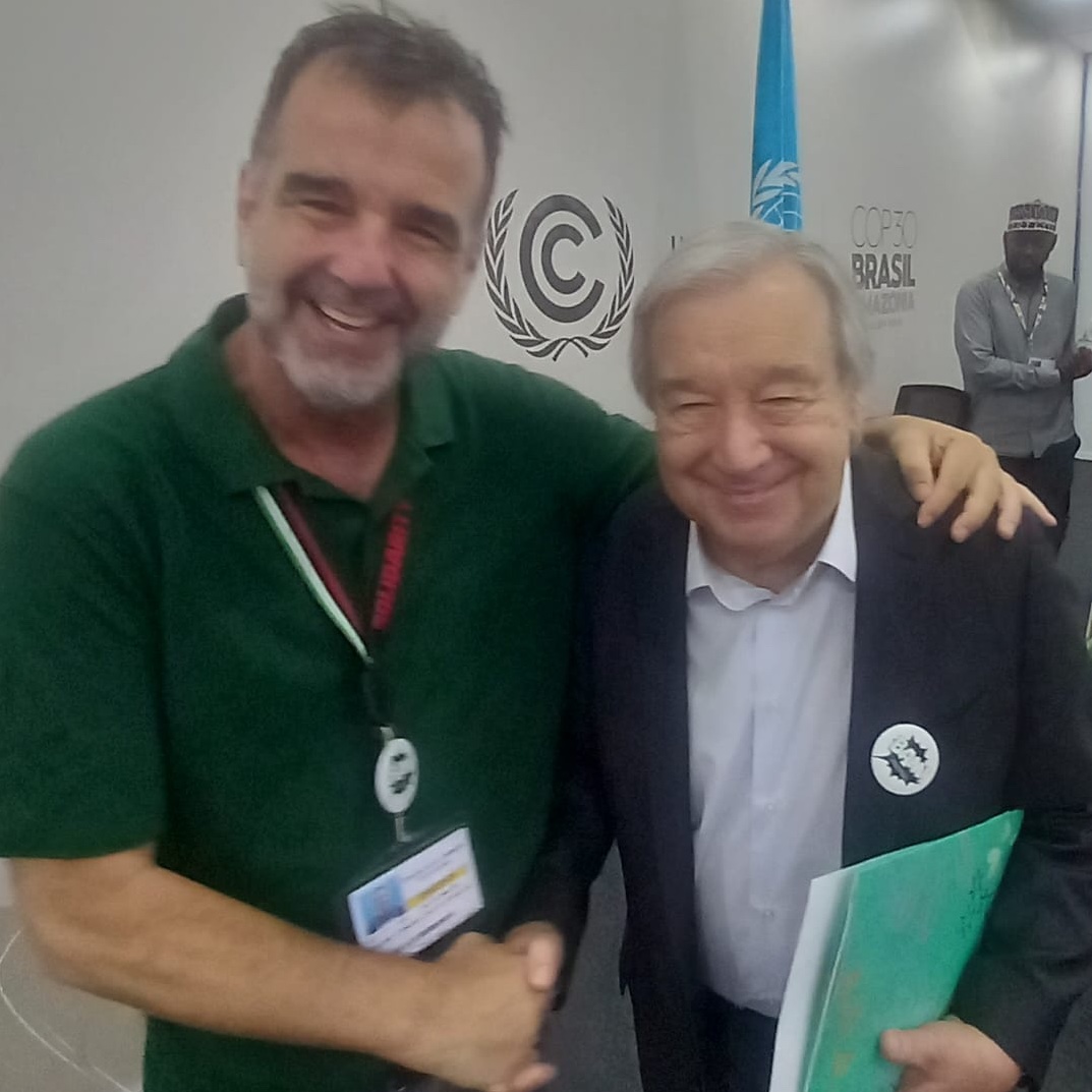 CANIntl's tweet image. Everyone who is anyone is talking about #BAM 

Join developing countries and civil society in their push for a #JustTransition mechanism - and let&apos;s name it the Belém Action Mechanism!

@antonioguterres wears his #BAM badge with pride.

#JustTransitionRising