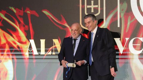 ubresgvaje's tweet image. A falta de 2 jornadas de conocer, el Oviedo habrá jugado únicamente 3 partidos en horario que no sea fuera del fin de semana o a las 14 de la tarde. 🤣🤣🤣🤣🤣🤣🤣

Cómplices, enhorabuena @MartinPelaezRO