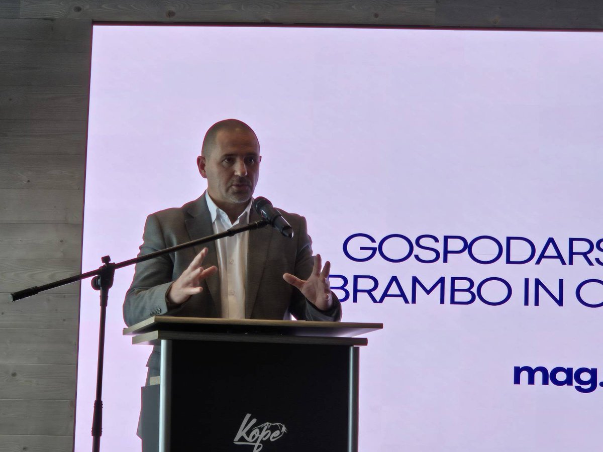 MO_RS's tweet image. Na Kopah je potekal Gospodarski forum koroške regije 2025. Državni sekretar @MO_RS Boštjan Pavlin je poudaril pomembnost povezovanja gospodarstva z obrambnim sistemom ter sodelovanja z državo in raziskovalnimi institucijami za krepitev odpornosti. 
@MGTS_gov