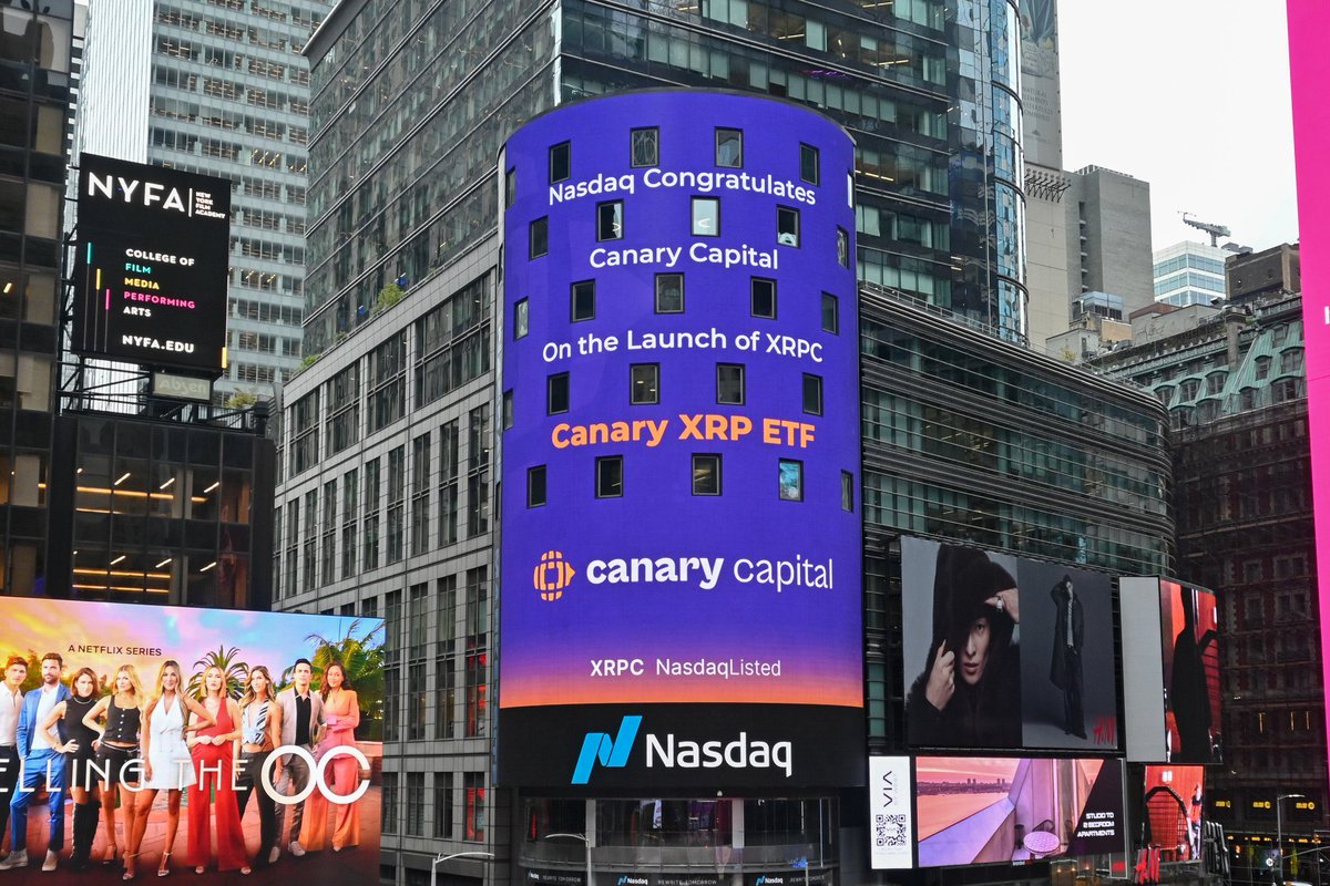 TheCryptoSquire's tweet image. 🇺🇸CANARY XRP ETF HITS TIMES SQUARE🇺🇸

Times Square just lit up with the CANARY $XRP ETF.

Regulated. 
Visible. 
Impossible to ignore.
This is how mainstream adoption begins.

THE FUTURE RUNS ON #XRP.
