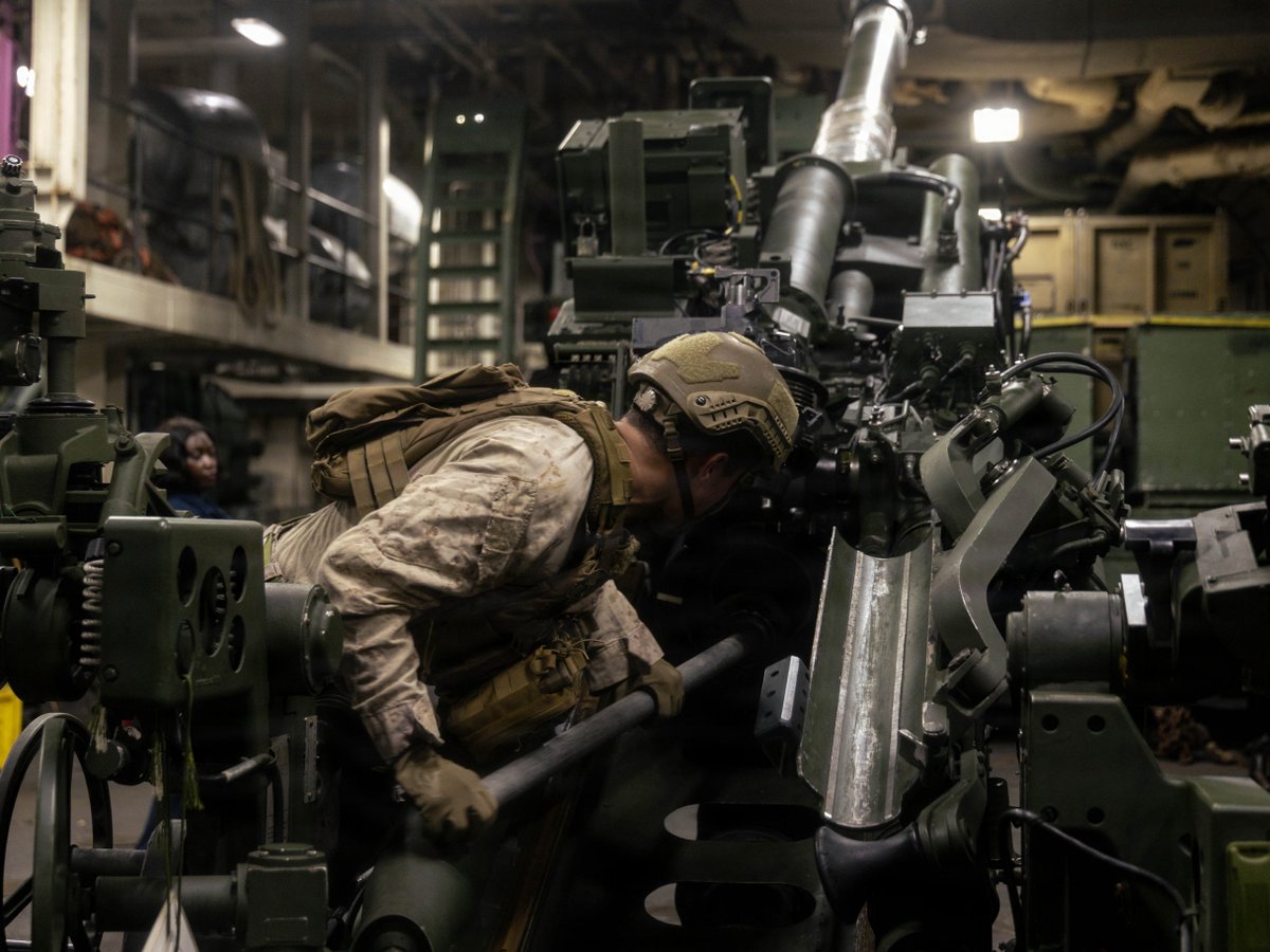 USMC's tweet image. #Marines with @22nd_MEU participate in battery training aboard Wasp-class amphibious assault ship USS Iwo Jima (LHD 7) while underway in the Caribbean Sea.

U.S. military forces are deployed to the Caribbean in support of the @Southcom, @DeptofWar-directed operations, and @POTUS…