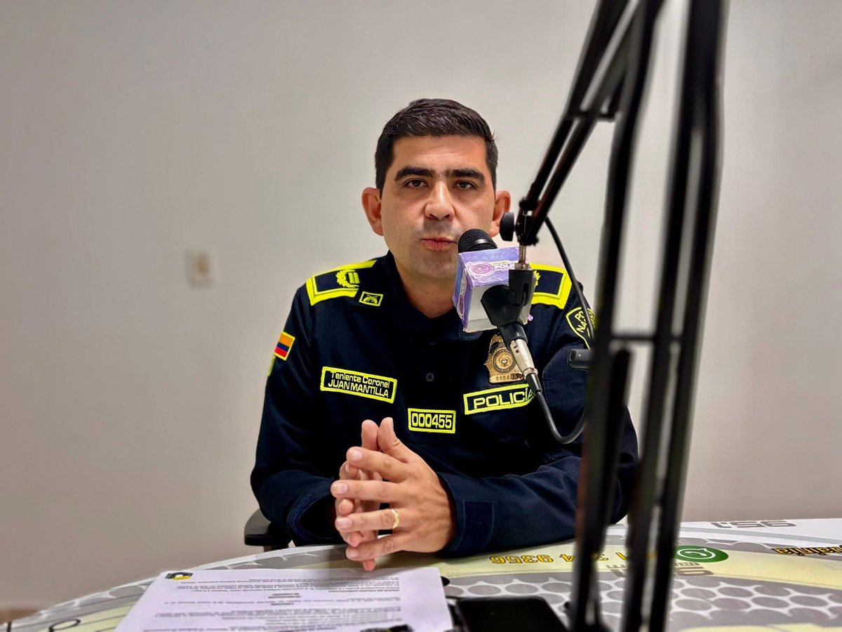 PoliciaGuainia's tweet image. #OnAir 🎤 se realizó programa de cuéntale al Comandante en la Emisora Radio Policía Inírida 95.1 FM, en el programa #CuentaleAlComandante, dando un balance de las actividades operativas y preventivas del Departamento.  #SeguridadEnElTerritorio