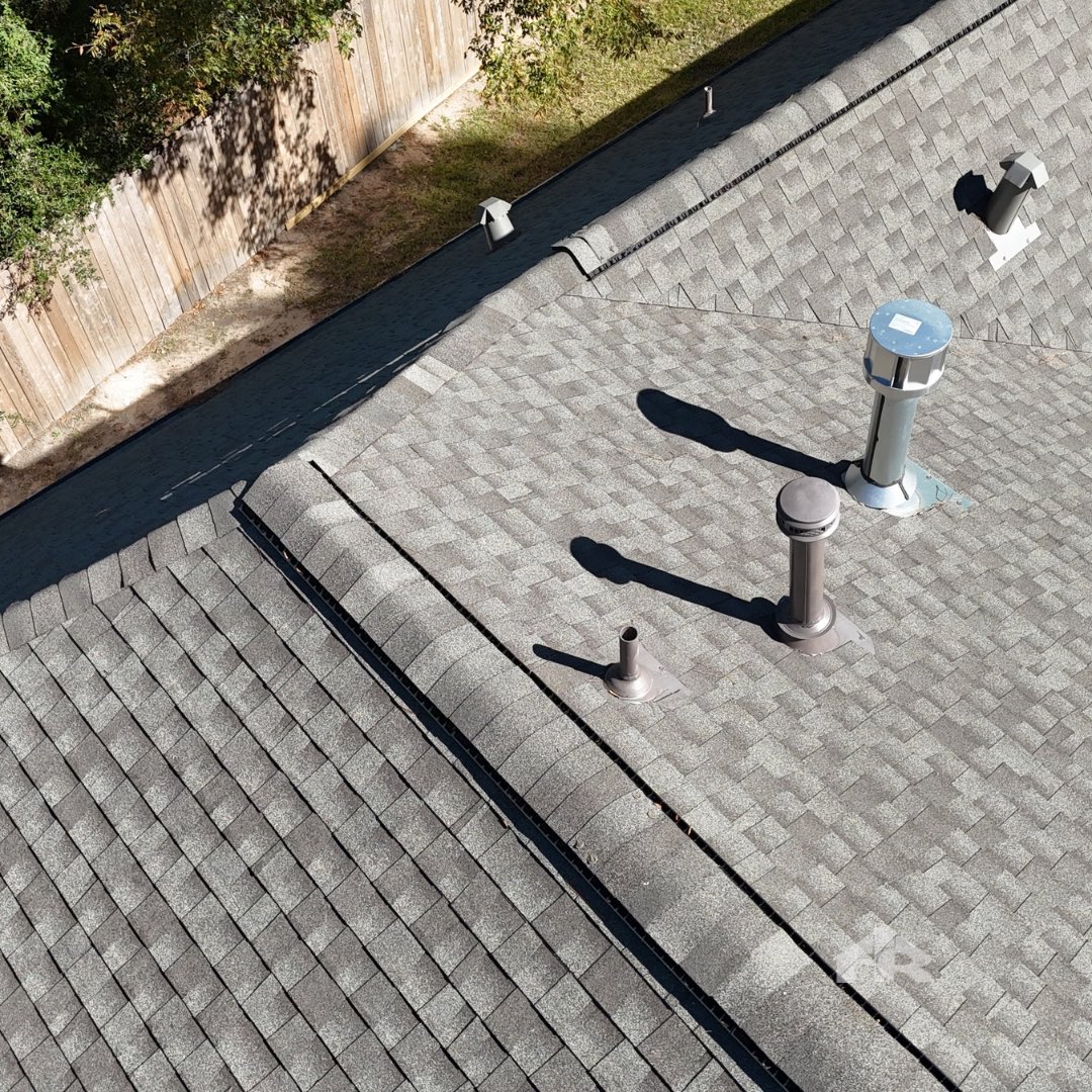FairclaimsC's tweet image. From leaks to peace of mind — new roof done before the holidays! 🎁🍂 

Schedule your free inspection today! 
📱 281-367-0466
📍The Woodlands, TX

#FallRoofing #ProblemSolved #fairclaimsroofing #thewoodlandstx #roofingexperts