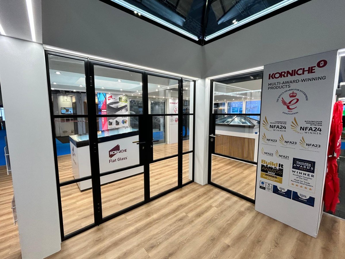 KornicheSystems's tweet image. Our New Korniche Internal Glass Partition, which was a huge hit at this years @HBR_Show is now officially available!

Find out more : korniche.co.uk/product/glass-…

#Korniche #GlassPartition #HomeRenovation #Design