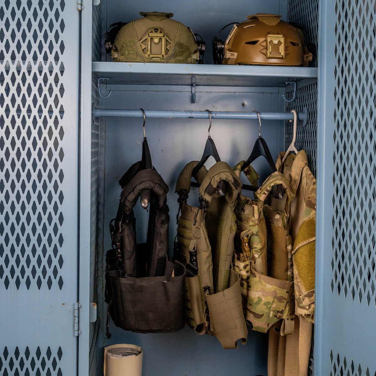 Raineinc's tweet image. Dress for the job you want and the job you have. #riseandgrind
@Team_Wendy 
#rainetactical 🇺🇸#rtg #teamwendy #ootd #TacticalGear  #locker #gear #loadout #platecarrier #teamroom #LFG  #wednesdaymotivation