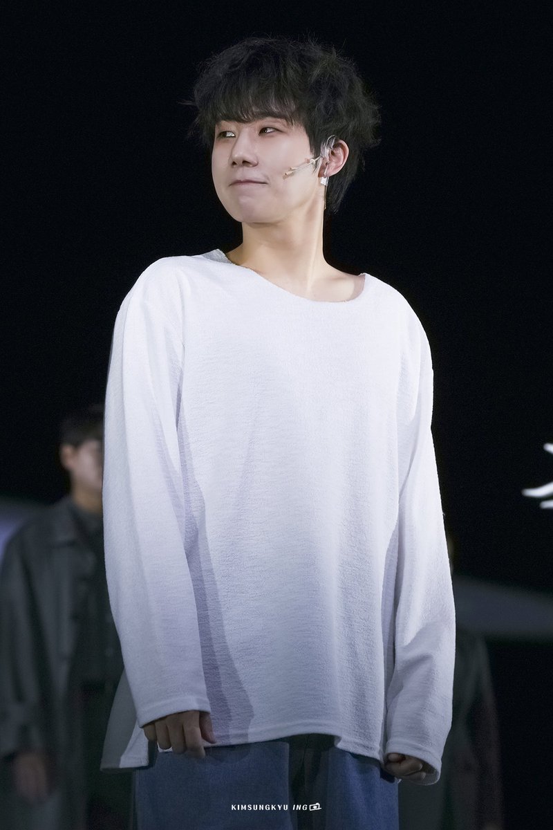 251119 데스노트 커튼콜 #성규 #김성규
여전히 귀여워서 미치겠어🤍