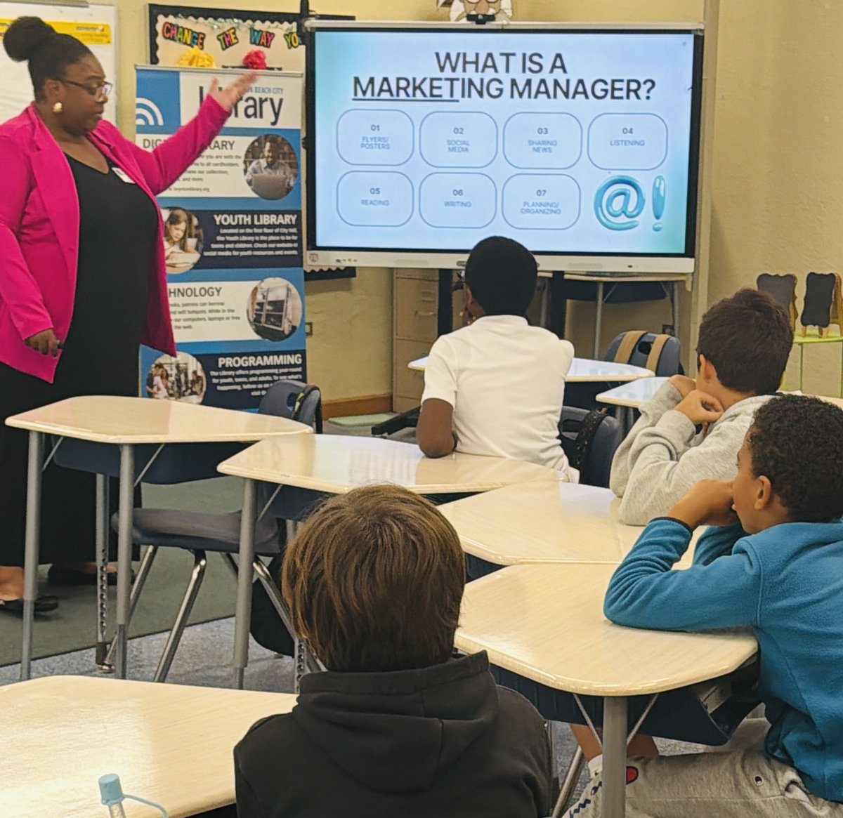 BBCityLibrary's tweet image. Thank you to Junior Achievement for having us at Career Day. We loved sharing the many behind-the-scenes roles that keep a library moving. 

 #JuniorAchievement #BoyntonBeach