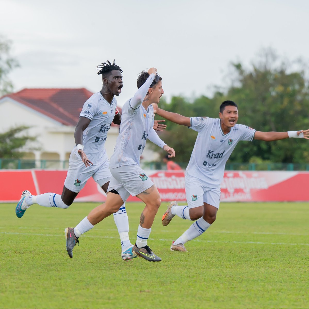 SOfori15's tweet photo. Goal 💥😍💪🏽 https://t.co/Fe1X8mkB7e