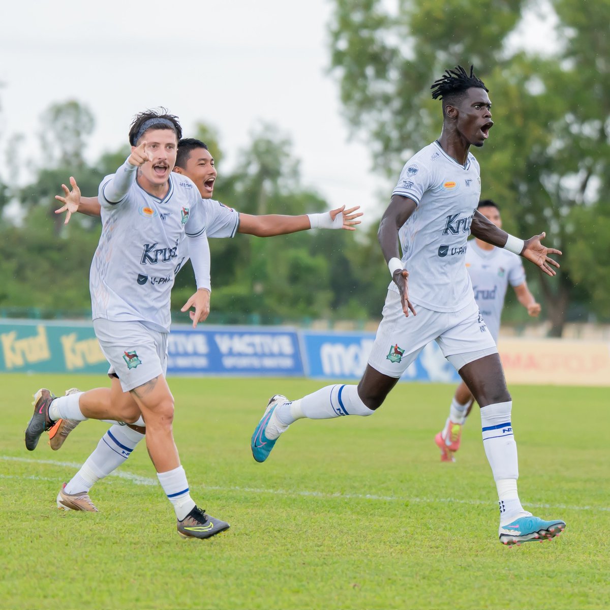 SOfori15's tweet photo. Goal 💥😍💪🏽 https://t.co/Fe1X8mkB7e