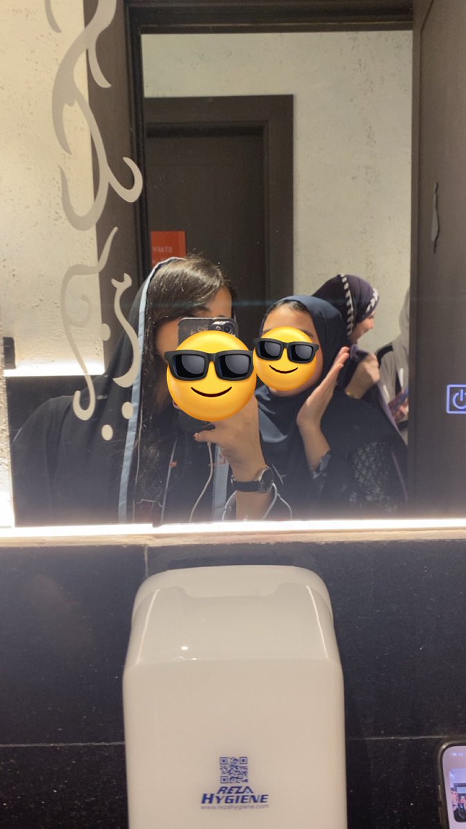 _eveo0's tweet photo. Ummm idk i feel like im giving a masc energy smhow… https://t.co/2q4EQ3ypXd