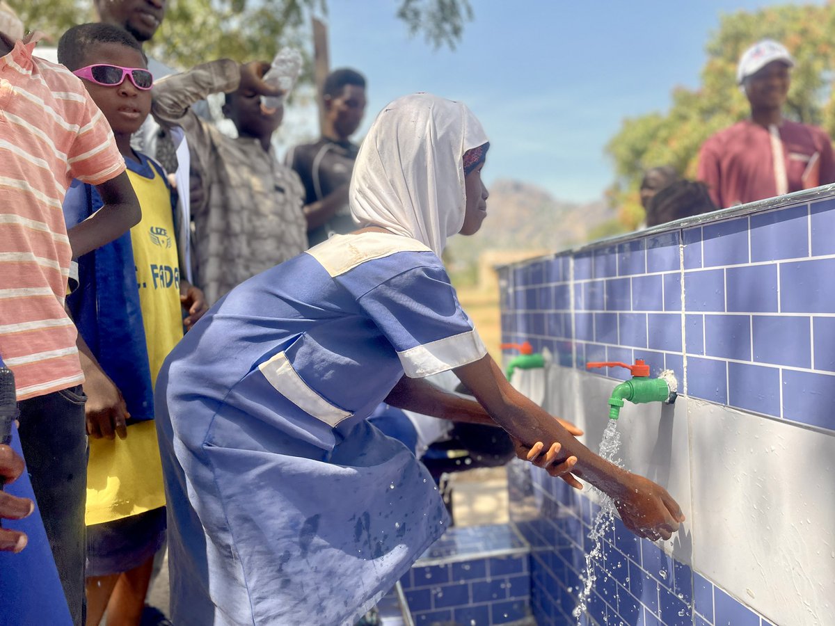near_ngo's tweet photo. Water = Life 🚰

We just commissioned a new borehole at LEA Primary School, Gurku, Nasarawa State.

Huge thanks to our incredible donors and volunteers who made this possible👏

#CleanWaterForAll #WaterIsLife #nearfoundation @charitywater @Water @MrBeast https://t.co/hIJVlUUzll