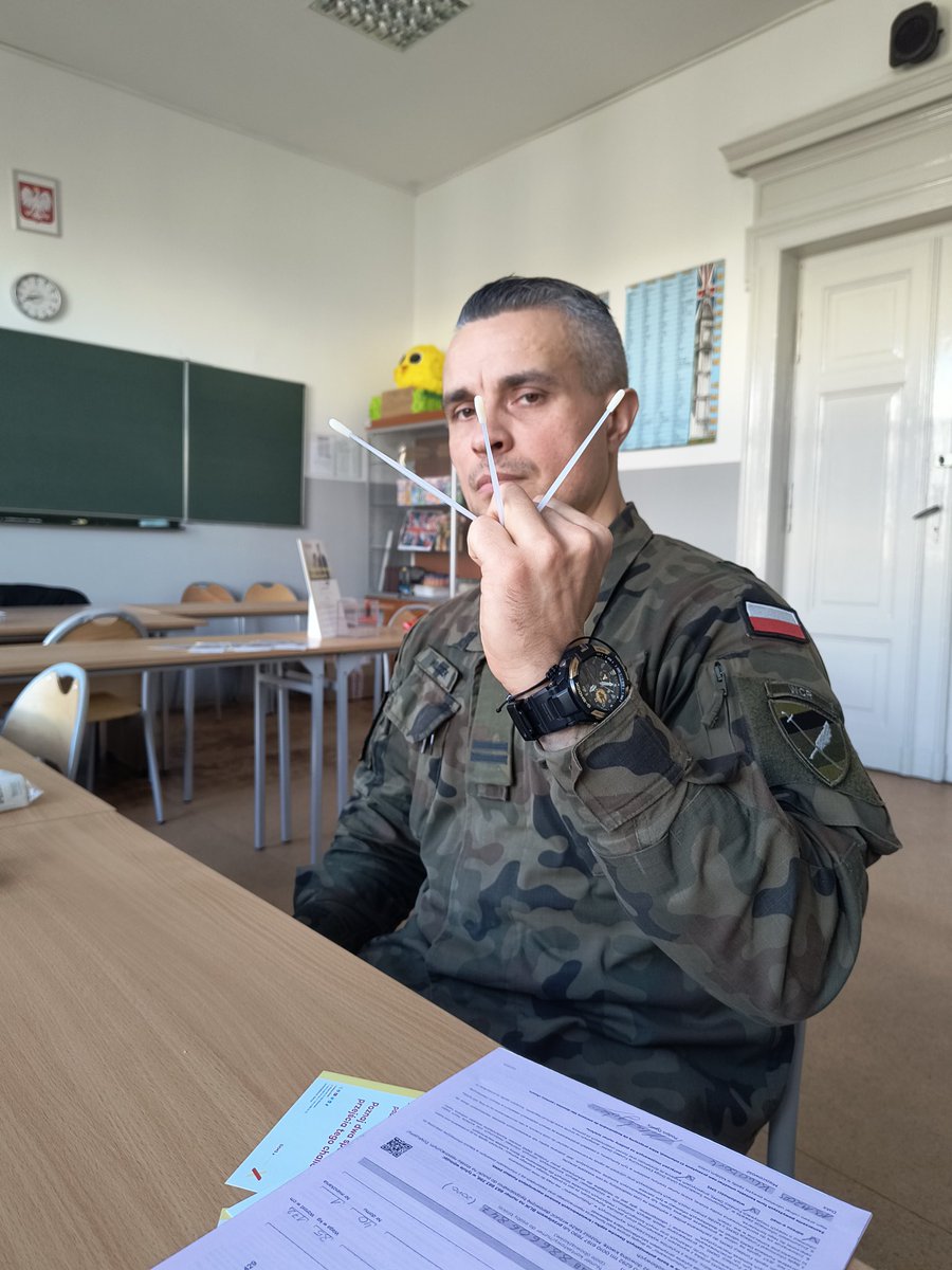 WCRBrzeg's tweet image. #MobilnyPunktRekrutacyjny 
z rekruterami 🙋 @WCRBrzeg miał dziś zaszczyt uczestniczyć w wielkim wydarzeniu w Zespół Szkół  Nr 1 w Kluczborku 
Łączymy siły tam, gdzie bije 💓 pomocy podczas AKCJI KRWIODAWSTWA oraz rejestracji w bazie dawców szpiku🦴 #DKMS❗
facebook.com/share/p/1J9SPd…