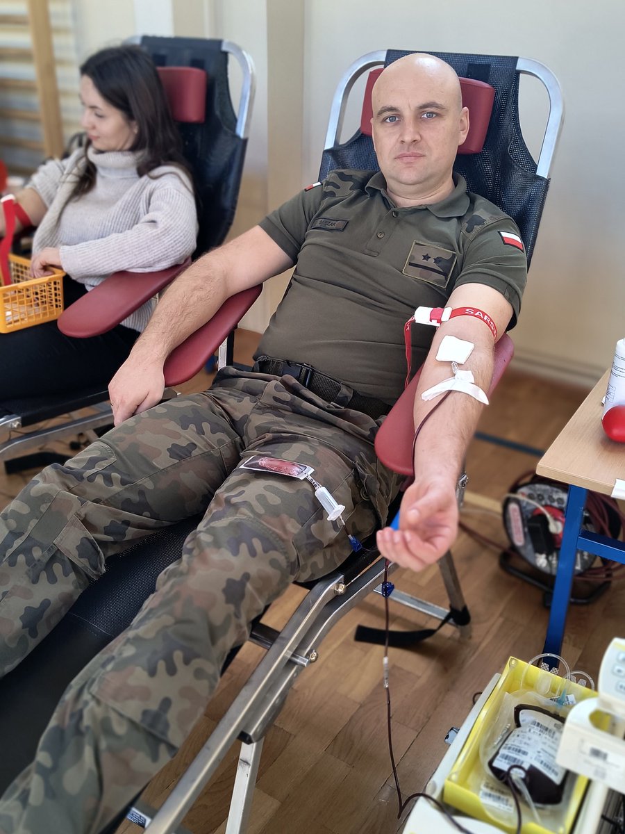 WCRBrzeg's tweet image. #MobilnyPunktRekrutacyjny 
z rekruterami 🙋 @WCRBrzeg miał dziś zaszczyt uczestniczyć w wielkim wydarzeniu w Zespół Szkół  Nr 1 w Kluczborku 
Łączymy siły tam, gdzie bije 💓 pomocy podczas AKCJI KRWIODAWSTWA oraz rejestracji w bazie dawców szpiku🦴 #DKMS❗
facebook.com/share/p/1J9SPd…