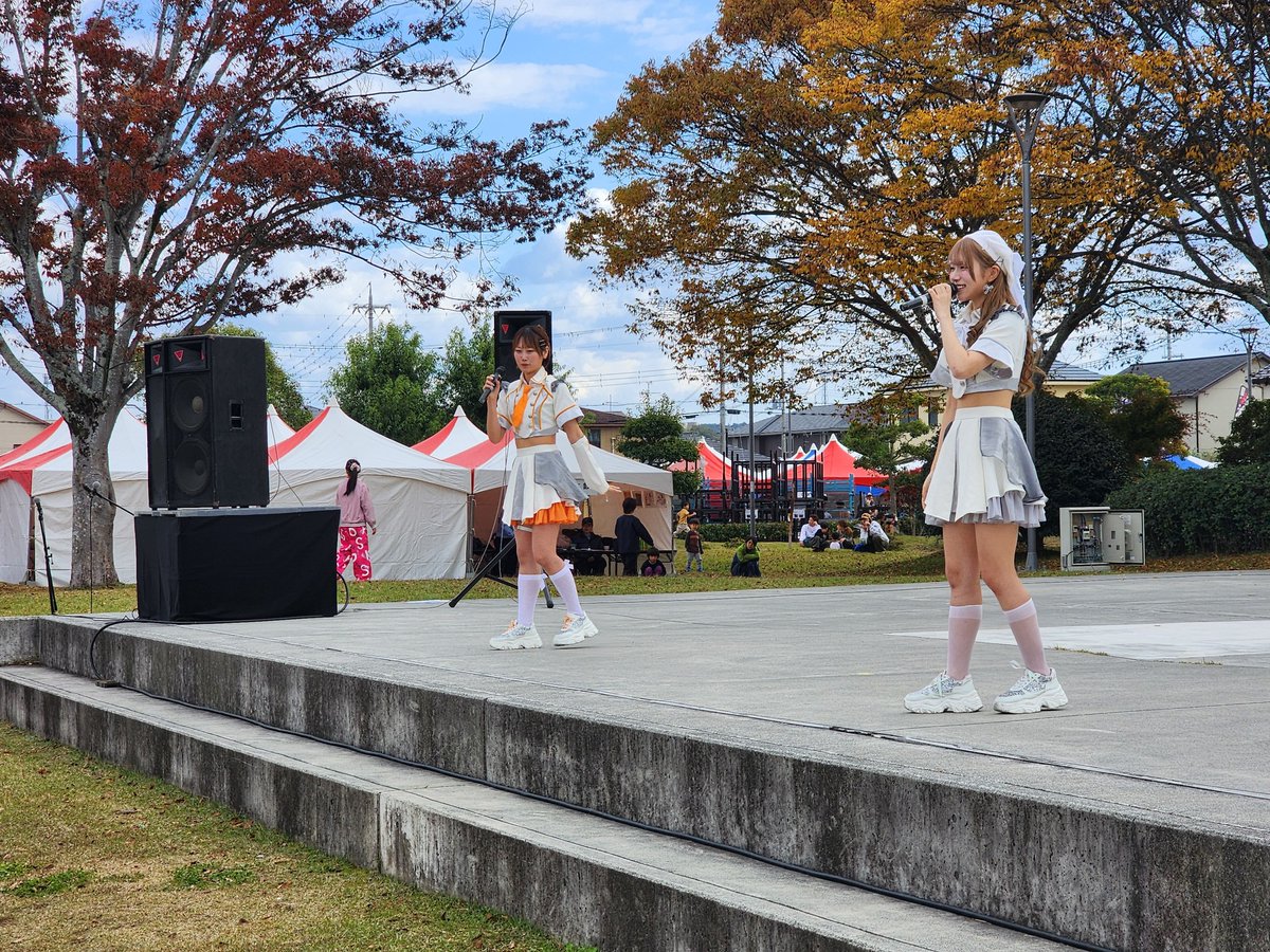 advanceno1's tweet image. 急な依頼で、半ば不可能かな？って思っていましたが、龍野ショッピング特設すてーじを盛り上げてくださっているアーティストの皆さんが、手をあげてくださり全てのステージ枠を埋めることが出来ました。ありがとうございました。

＃なるとも。
＃xilinx.(ｲﾘﾝｸｽ.)
＃ふぁんたす！
＃ぐっちゃん。