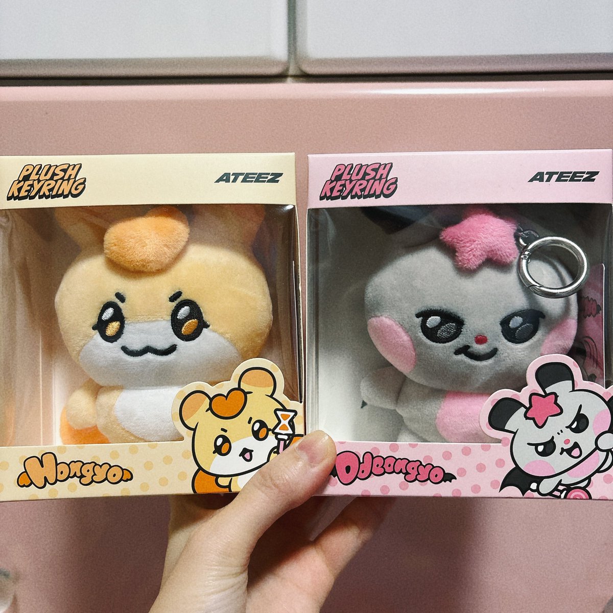 明日ポップアップとカフェ行くからいよいよ開ける気になりました開封しま〜〜〜す👏👏🎶