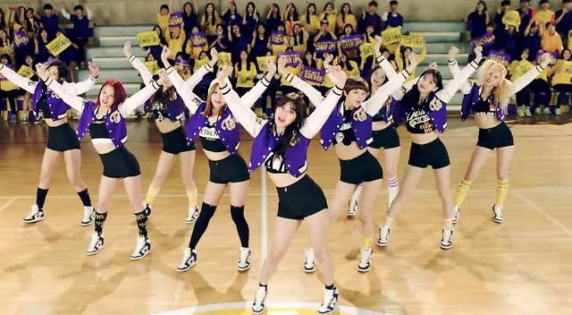 kchartsmaster's tweet image. K-pop songs turning 10 years old in 2026:

4Minute - Hate
BIGBANG - FXXK IT
BLACKPINK - BOOMBAYAH
BLACKPINK - WHISTLE
BLACKPINK - PLAYING WITH FIRE
Block B - Toy
BTS - FIRE
BTS - SAVE ME
BTS - Blood Sweat &amp;amp; Tears
CHANYEOL, PUNCH - Stay With Me
CRUSH - Beautiful
DEAN - D (Half…