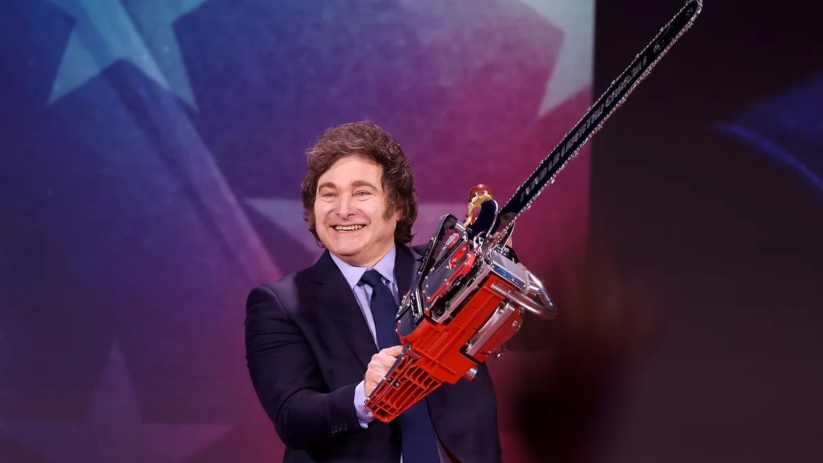 DanielDiMartino's tweet image. Two years ago, Javier Milei was elected President of Argentina 🇦🇷 and in less than this time as President, he has proven all the leftists wrong and shown that FREEDOM WORKS.

- In one month, he balanced the budget, now debt as a share of GDP has fallen from 98% to 72% by cutting…