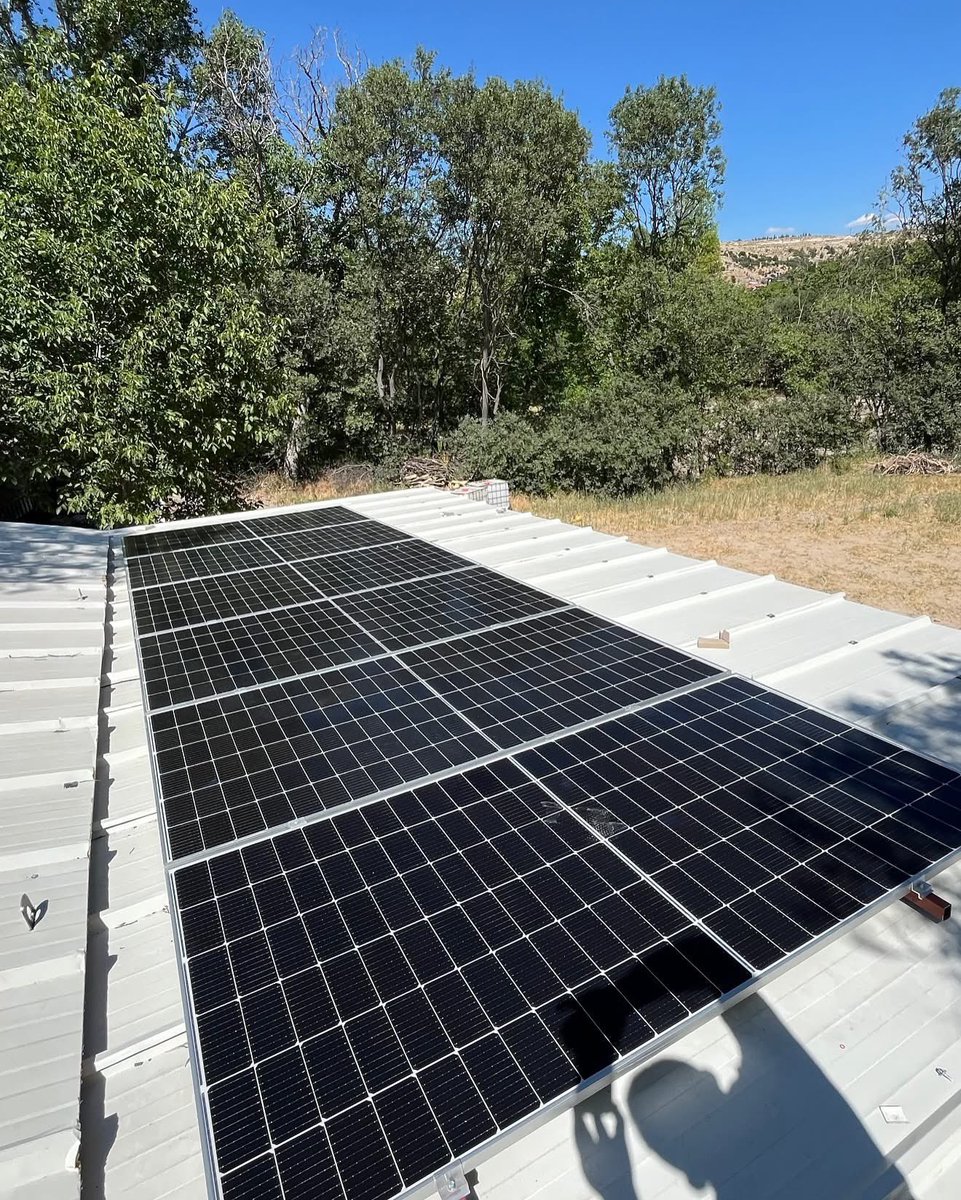 Solaracompany's tweet image. Another project delivered. ☀️
Experience the power of endless energy  reduce your carbon footprint and boost your impact.
Clean energy isn’t the future, it’s the present. Let’s power it together. #Solara #SOR #SolarEnergy #CleanEnergy #RenewableEnergy #GreenTech #SolarPower…