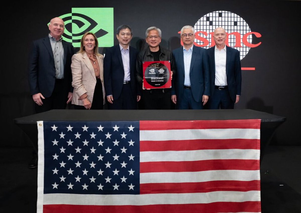 X 게시물에 공유된 블랙웰 생산 관련 이미지