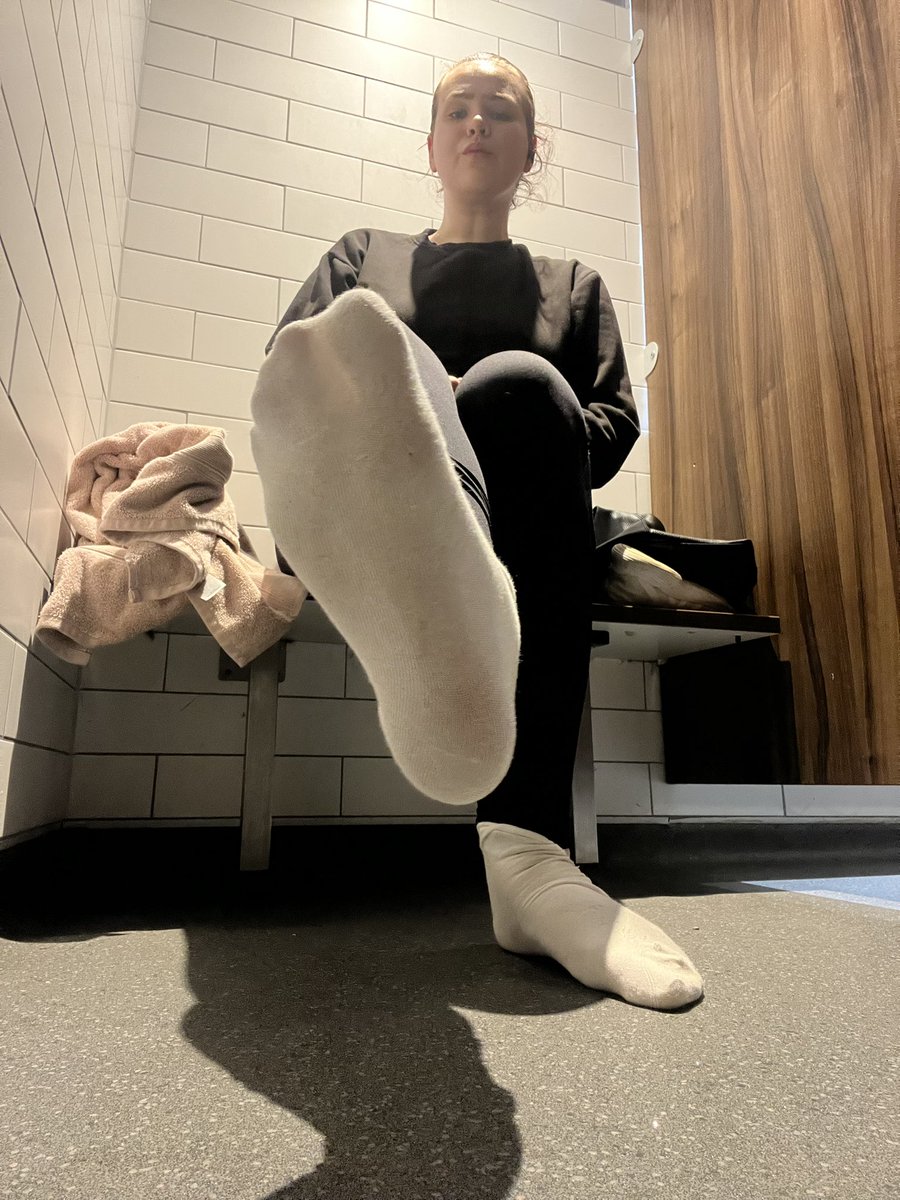 Giantess Astrid | Findom tweet media