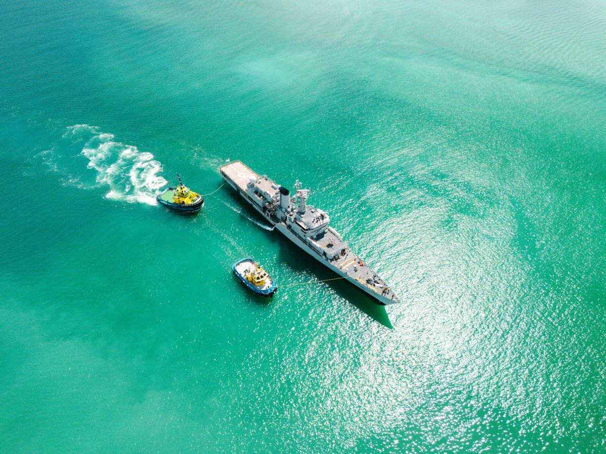 hci_seychelles's tweet photo. 🇮🇳🤝🇸🇨 Bienvenue! नमस्ते 

INS Savitri entered Port Victoria today morning on a port call. During the port call, the ship will undertake joint EEZ surveillance, and engage in social outreach activities. The visit highlights and strengthens the maritime security and defence cooperation between India and Seychelles.

@SpokespersonMoD
@Indiannavy
@IN_ENC
@IndiannavyMedia 
@HQ_IDS_India  @DefenceMinIndia @MEAIndia