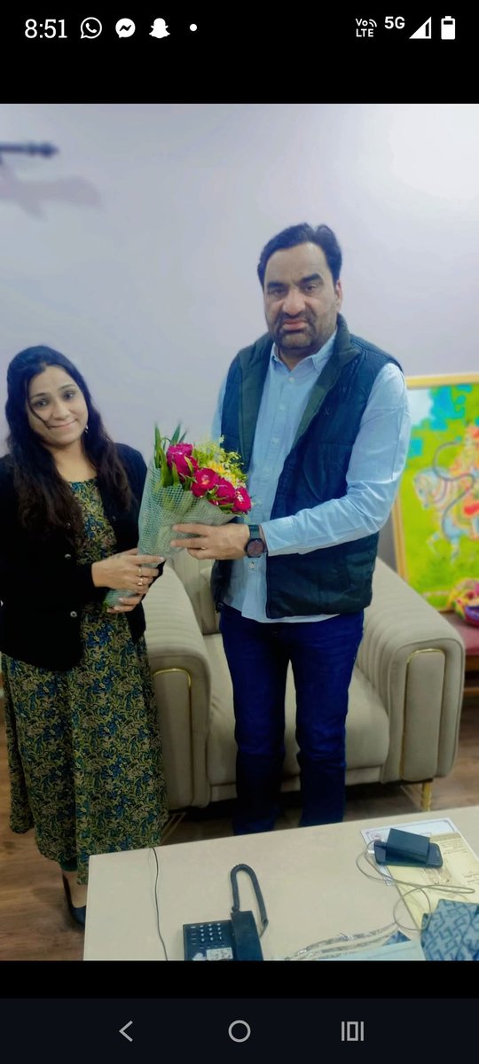 आज नागौर के सांसद व RLP के राष्ट्रीय अध्यक्ष हनुमान बेनीवाल जी से मुलाकात हुई।
ढोल का बाढ़-जंगल क्षेत्र के मुद्दों और खाँसी के सिरप से बच्चों की मौत पर भी चर्चा हुई।
उन्होंने इस गंभीर मुद्दे को उठाने का समर्थन दिया।
बहुत ही सरल और बिना अहंकार के नेता। 🙏

#HanumanBeniwal #RLP