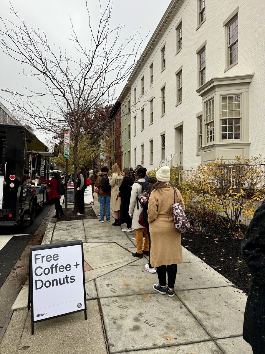 janessalopez__'s tweet image. Spreading the word with @blocks on Capitol Hill! Line hasn’t slowed down all morning with staffers + appearances from several policymakers. 

Let the people pay with bitcoin. 🗣️
End capital gains on everyday payments.