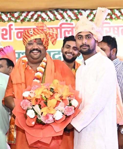 dheerusinghh's tweet image. जिला उपाध्यक्ष, भारतीय जनता युवा मोर्चा, बलरामपुर श्री ऋषभ सिंह राजपूत जी को जन्मदिवस की हार्दिक बधाई एवं शुभकामनाएं। 

आदि शक्ति मां पाटन देवी से प्रार्थना है कि वह आपको वैभव, ऐश्वर्य, उन्नति, प्रगति, आदर्श, स्वास्थ्य, प्रसिद्धि और समृद्धि के साथ आजीवन आपको जीवन पथ पर गतिमान…