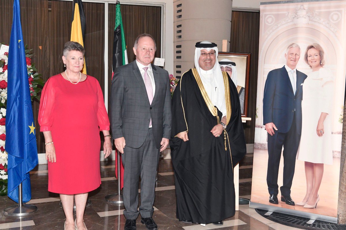 BahrainEmbKW's tweet image. حضر سعادة السفير صلاح علي المالكي، سفير مملكة البحرين لدى دولة الكويت حفل الاستقبال الذي أقامه سعاد السفير كريستيان دومز، سفير مملكة بلجيكا في الكويت بمناسبة الاحتفال بيوم ملك بلجيكا، وذلك بحضور عدد من المسؤولين واعضاء السلك الدبلوماسي المعتمدين لدى دولة الكويت.