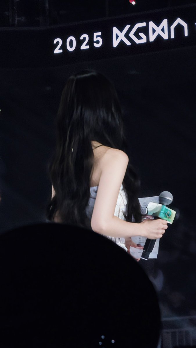 Monollia_'s tweet photo. MC린니… 씨 좋아해요🫂 #아이린 #IRENE https://t.co/N2726CMYVW