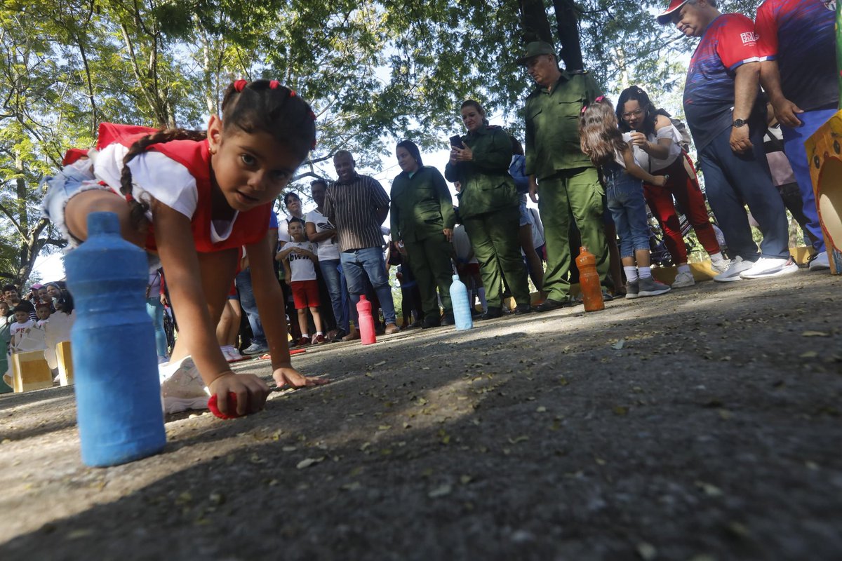 Impresiona el despliegue de iniciativas que caracteriza las actividades centrales por el Día de la Cultura Física y el Deporte, con sede en Las Tunas.
Agradecidos a las principales autoridades de la provincia y a la familia de #InderCuba aquí. 
#DeporteCubano