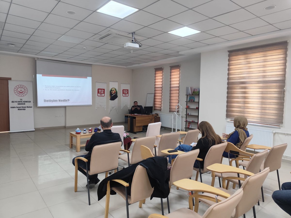 Mardin112acm's tweet image. Çağrı karşılamada hizmet kalitemizi artırmaya yönelik çağrı karşılama/yönlendirme personelimize
*Öfke kontrolü-stres yönetimi eğt.
*Çağrı alma-yönlendirme eğt.
*Çağrı karşılama-arayan yönetimi eğt.
*Etkili iletişim eğt verildi(2-3.grup)
@TC_icisleri @Mardin_Valiligi @illeridaresi