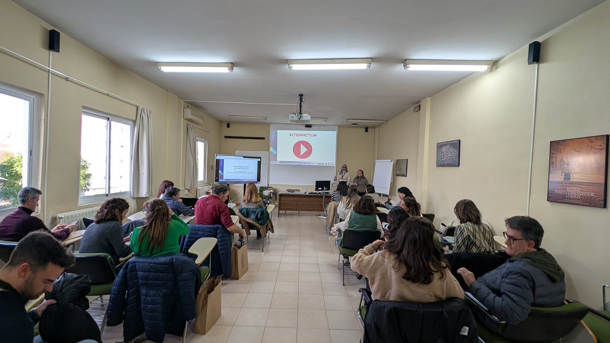 Aulas del Futuro en Extremadura tweet media