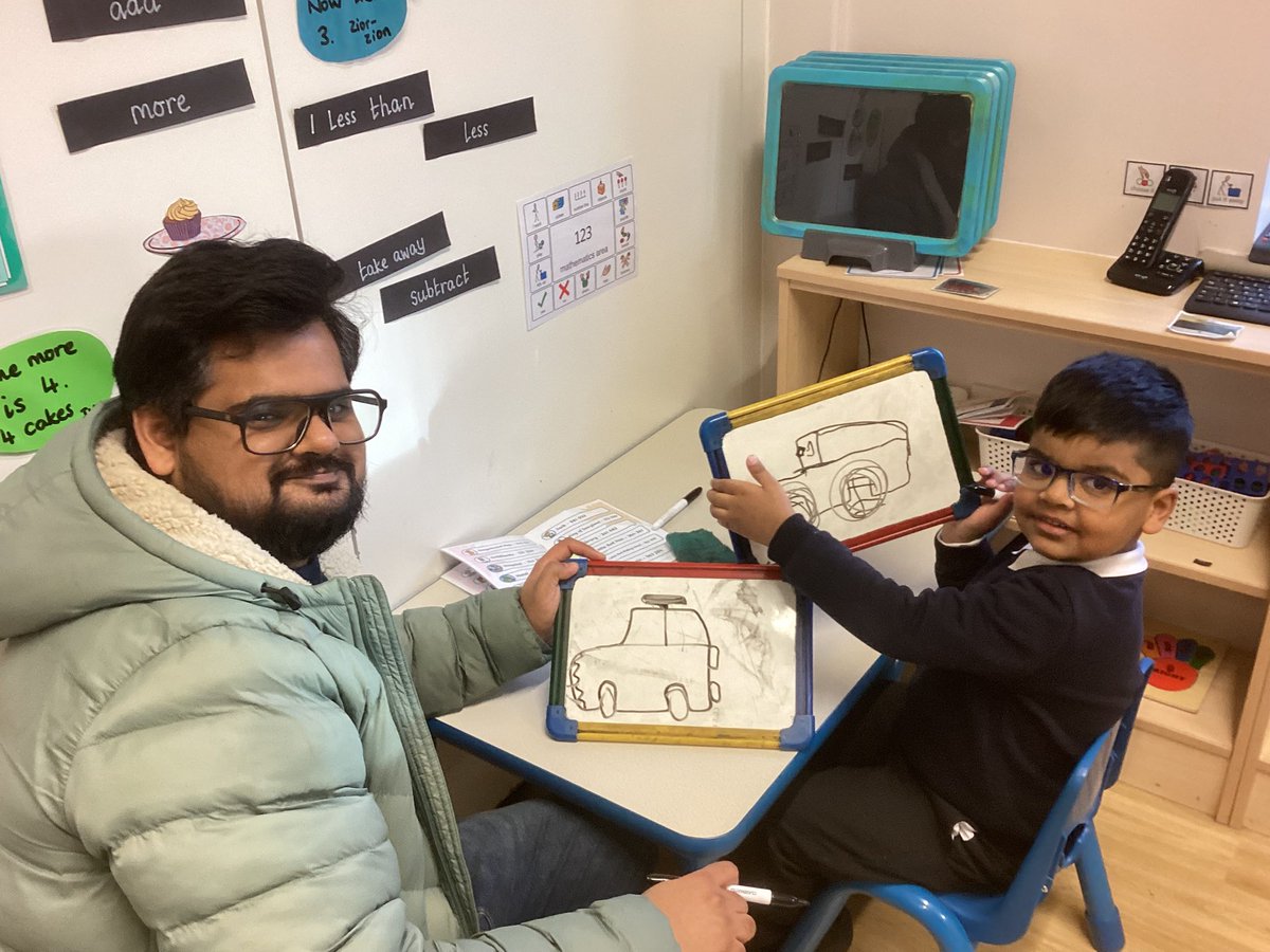 YewTreeSandwell's tweet image. What an amazing afternoon from the parents and carers of RB in our first Early Language parent workshop. The children loved exploring all the different activities and developing their language. #LearningWithoutLimits