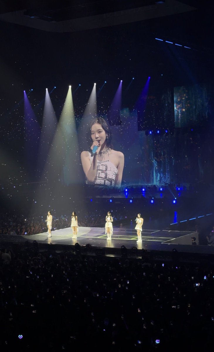 bympns_'s tweet photo. ᝰ aespa LIVE TOUR-SYNK : aeXIS LINE 2025.11.15-16 รอบนี้ได้เจอเอสอ้วนไวกว่าที่คิด คอนเสิร์ตสนุกมาก วันอาทิตย์นอยแดกน้ำตาซึมสนุกไม่สุดเพราะน้องหนาวป่วยไม่ได้ขึ้นคอนㅠ (อีsmอีควายยัดงานน้อง) ทุกอย่างดีหมด คอนวงแบรนด์โปรเจกวันครบรอบ5ปี มันจะสมบูรณ์กว่านี้ถ้าบนเวทีได้เห็นทั้ง4คน https://t.co/V0AsIqIISS