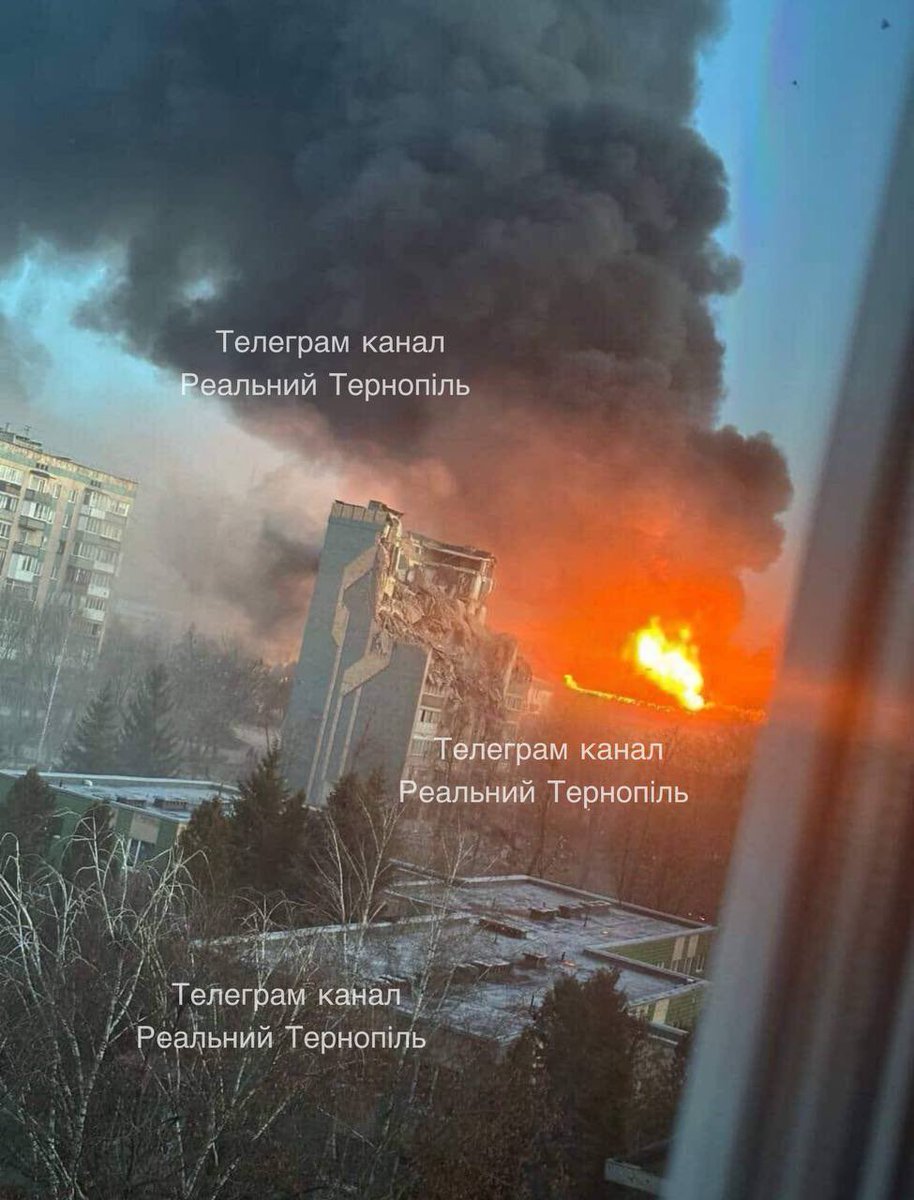 antoninaodesssa's tweet image. #NAFO Ternopil 💔 it just breaks my heart 💔💔💔
As a result of the ruzzians  attack, according to the rescuers, among the 25 people killed there are three children.
Another 73 people, including 15 children, were injured.
Burn in hell, ruzzians 😡
#RussiaIsATerroristState