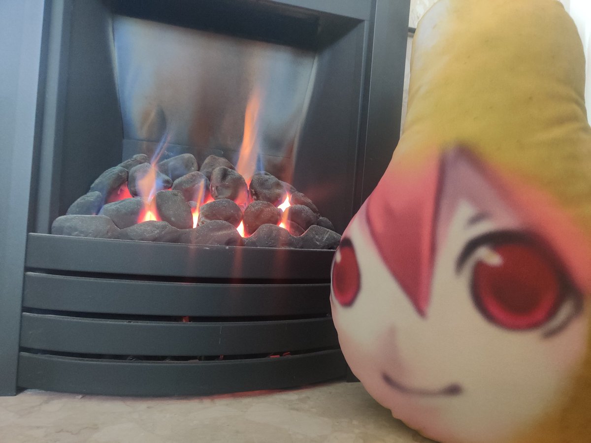 it's cold today. but a warm fire makes me a cozy pear.

i am big pearto