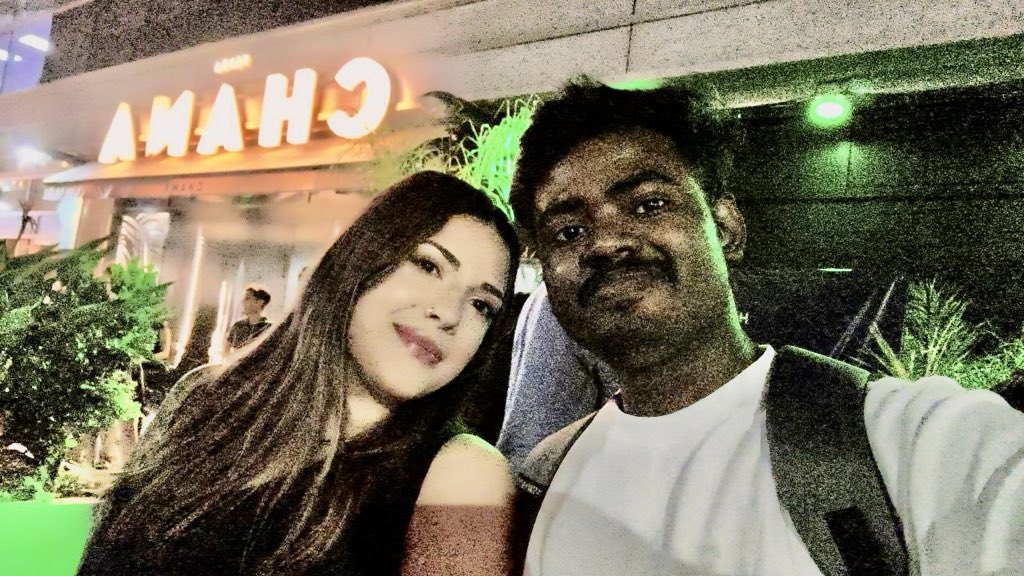 aixarizzo's tweet image. India and Argentina have more in common than people think.

growing up in chaos that somehow works
friendships as a life purpose
passion for the food
and loving Messi

Racism is just ignorance speaking. 

I’m glad I met this amazing person and I could say sorry for the awful…