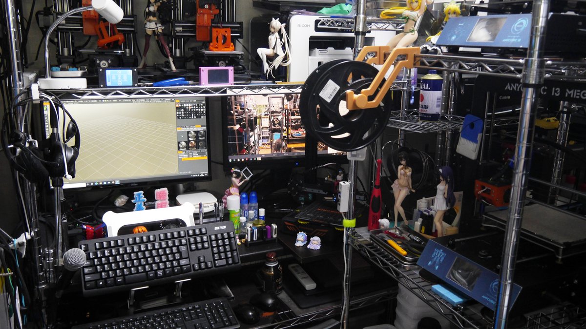 mugenrenpou's tweet image. 部屋って、これが普通だよね（自信

一枚目は少し前の状態で、二～四枚目は4年位前のお部屋なのです。

一枚目は『#SK本舗棚コンテスト』のために、一時的に綺麗にした状態なのね・・・。

#3Dprinter #3Dprinting #Anycubic #Elegoo #Creality #kingroon #twotree #MINGDA #HICTOP #PHROZEN