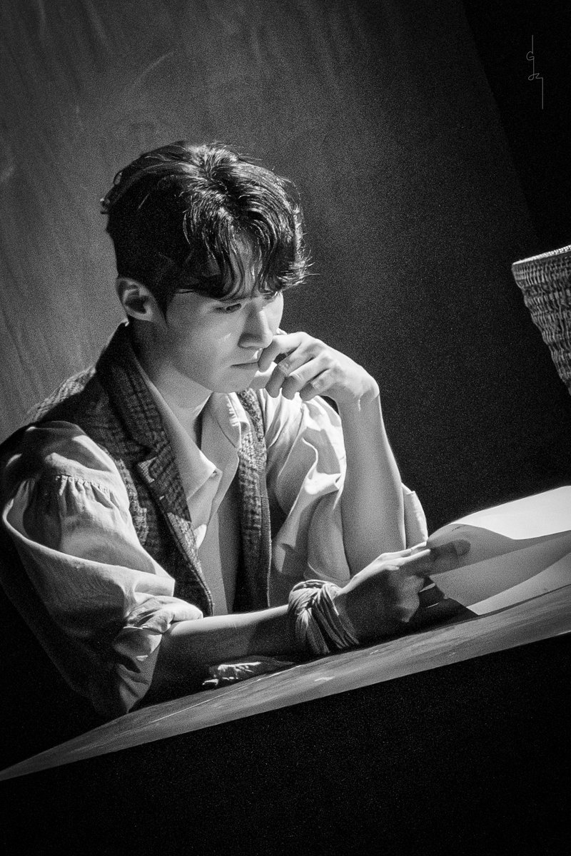 gamzev_pics's tweet photo. 251119 밤공 #프라테르니테 
-
스페셜 커튼콜 ‘프라테르니테’

#이세헌 제르베 https://t.co/4TKExd2VFE