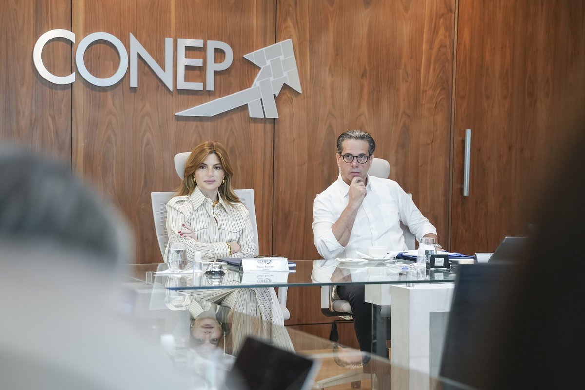 CONEP_RD's tweet photo. Nuestra Comisión de Asuntos Jurídicos y Legislativos del CONEP, presidida por Paola Rainieri, reunió una amplia representación de asociaciones y empresas. https://t.co/yTRIgZeDLc