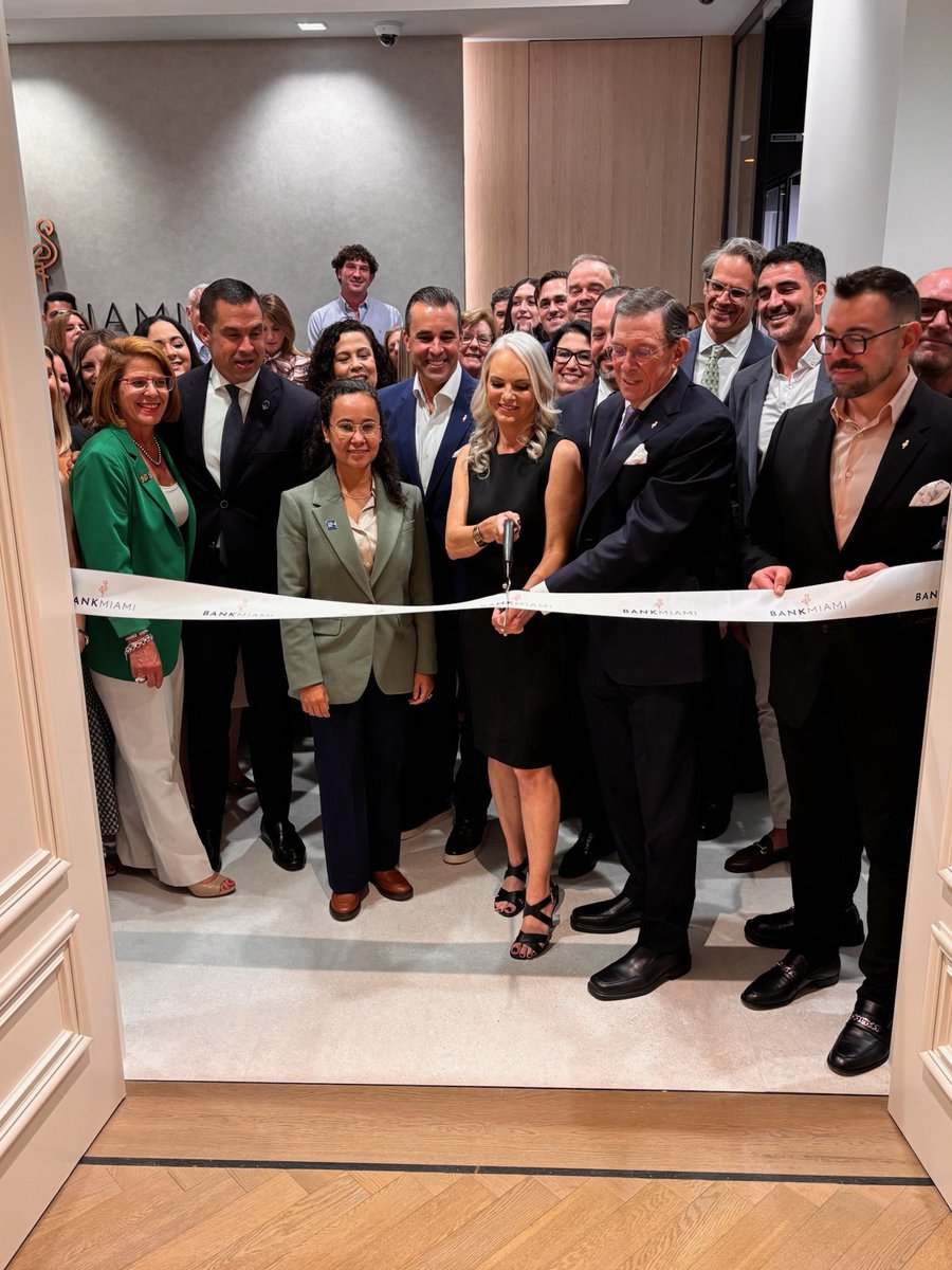 Vince Lago tweet media