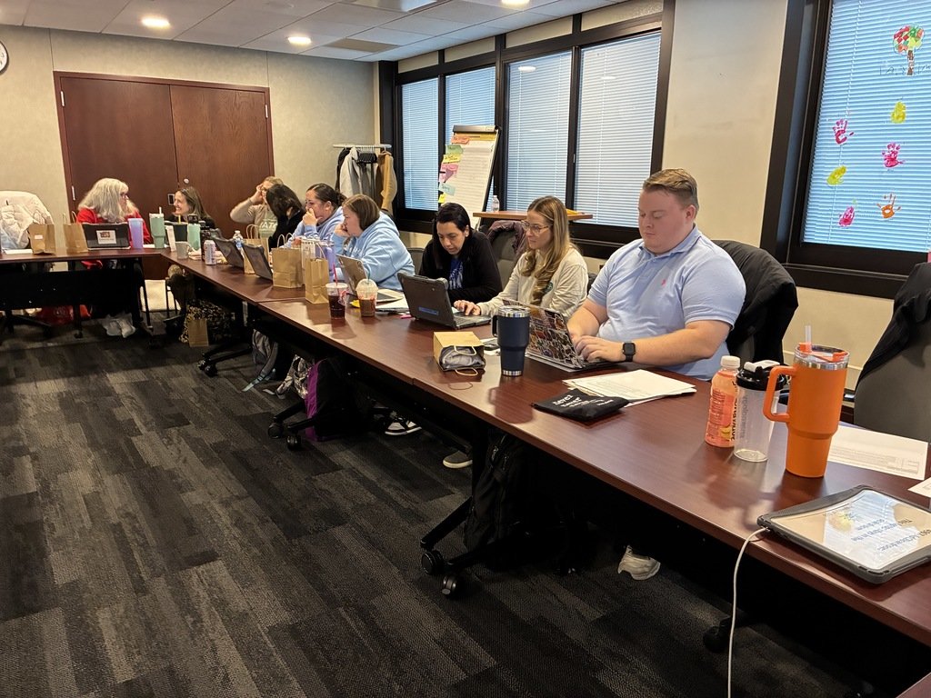 D83Shines's tweet image. Math SAC&apos;s curriculum work, approved by CCC, directly empowers students to achieve their full potential! 🍎📚 We&apos;re building a brighter future! #D83Shines