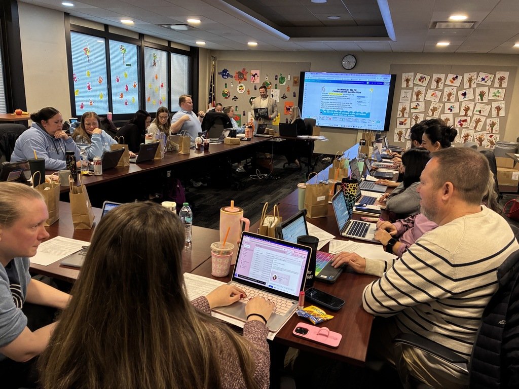 RoySchoolBulls's tweet image. Math SAC&apos;s curriculum work, approved by CCC, directly empowers students to achieve their full potential! 🍎📚 We&apos;re building a brighter future! #D83Shines