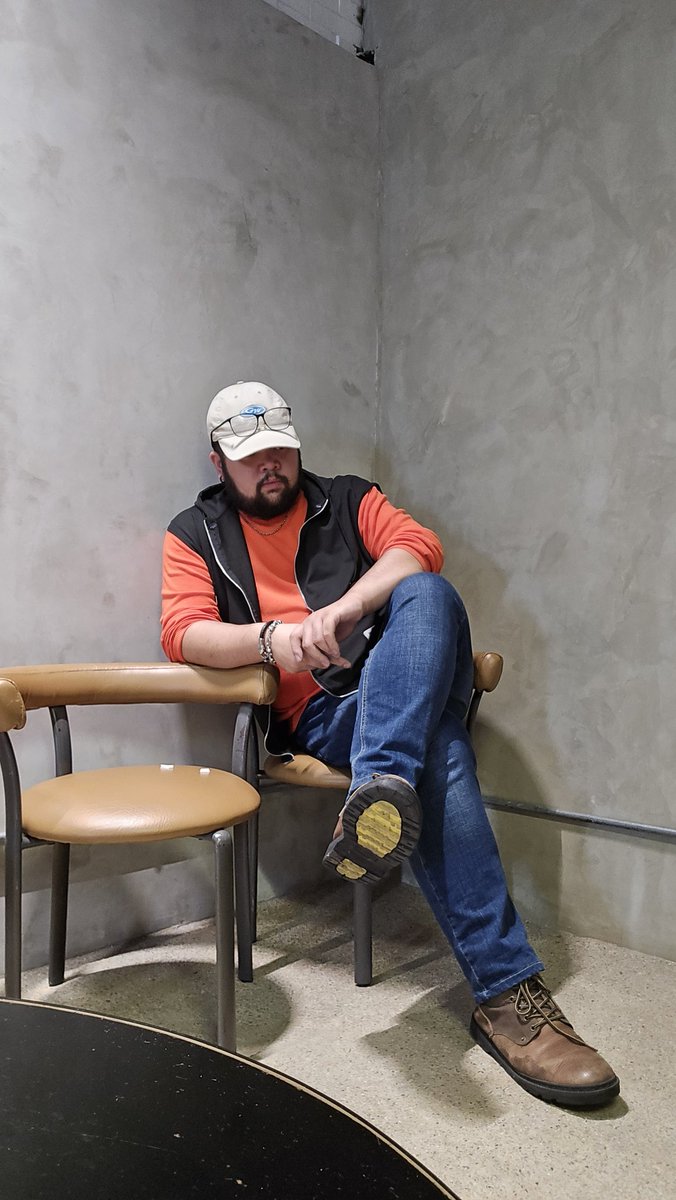 BeardoFriendo's tweet photo. Work fit. ☺️❤️ https://t.co/7DagA9ESL6