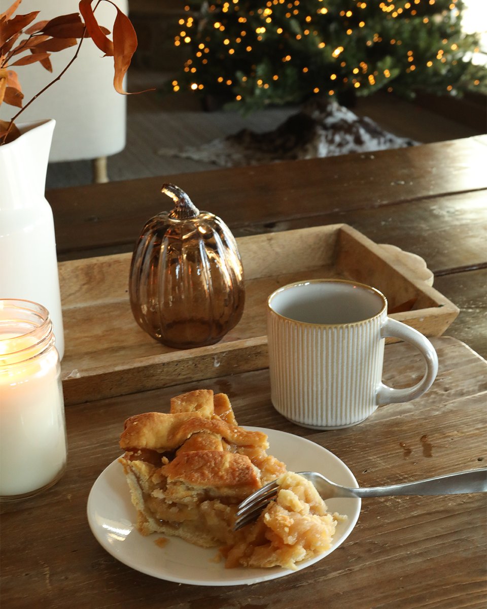 It’s pie season! And it doesn’t get better than apple! Make this pie &amp; it will be a favorite at thanksgiving!

Best Apple Pie > ow.ly/LKYZ50Xu1S6