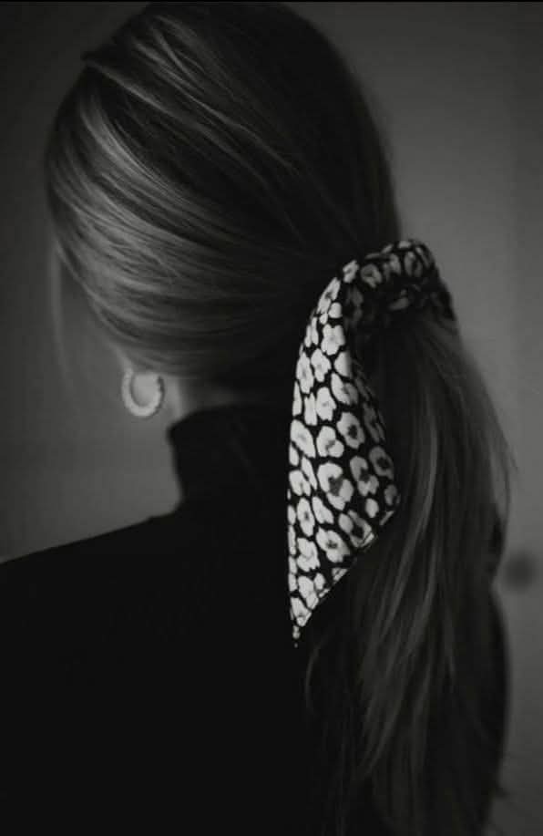 "كتبت كثيرًا عن الامتنان، والصَبر، والتخطي، والرِّضا .. وحين مسّني الألم نسيت كل ما كتبته، وبكيت."