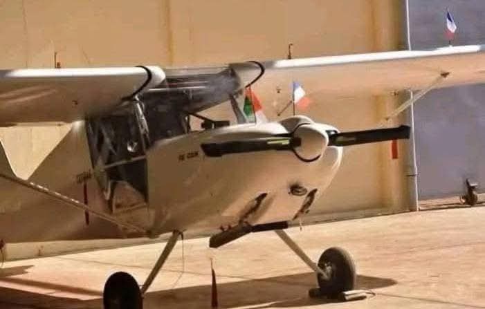 kabre13's tweet photo. Les dons de la France aux pays africains :
1- Avion pour le Burkina pour lutter contre le terrorisme. 
2- Appareil de musique boomer pour l'armée malienne pour lutter contre l'insécurité au sahel.
3- 5 vélos à la police gabonaise pour lutter contre l'insécurité en ville. https://t.co/QgDlyCy1Sk
